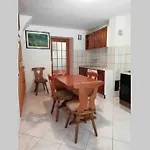 Apartment Family House Scardona - Dreams By The River Krka