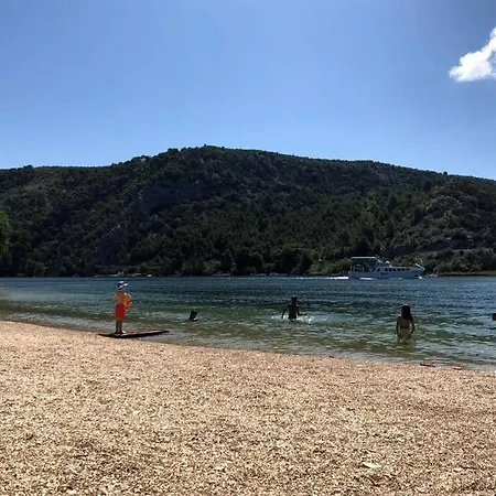 Family House Scardona - Dreams By The River Krka * סקארדין