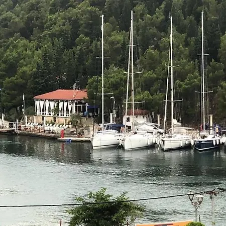 Apartment Family House Scardona - Dreams By The River Krka *