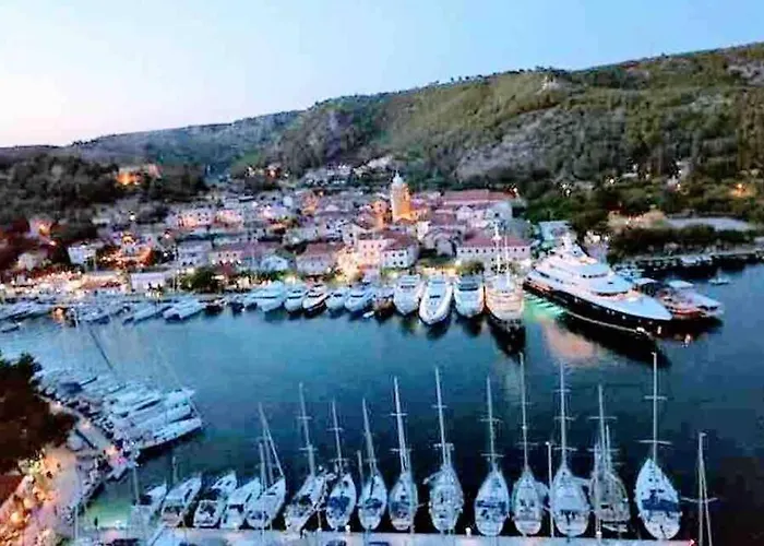 Family House Scardona - Dreams By The River Krka 스크라딘